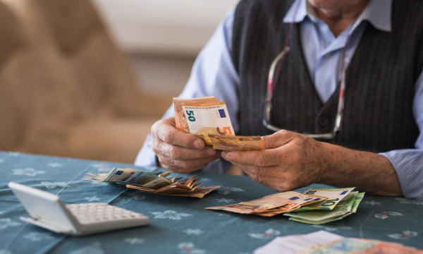 Власти Литвы пообещали поднять пенсии выше черты бедности